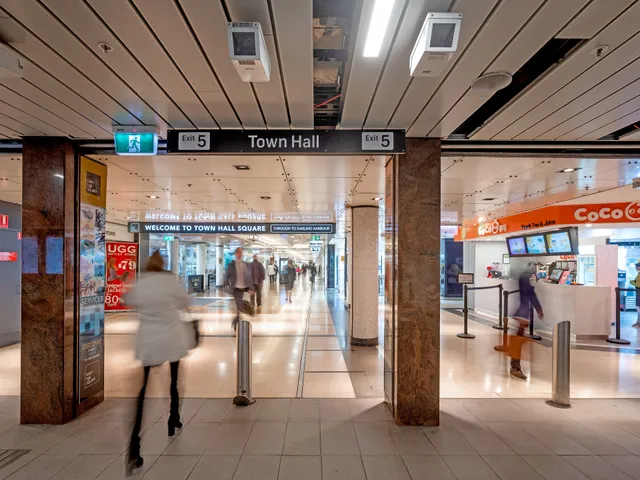 TOWN HALL SQUARE- ARCADE (FLOOR A)