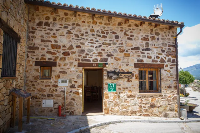 Casas Rurales El Bulín de Piñuecar - Casa La Fragua