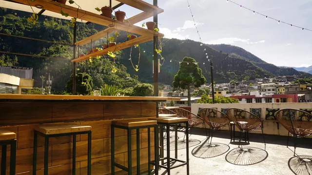 Erupcion Art Hotel & Hostel