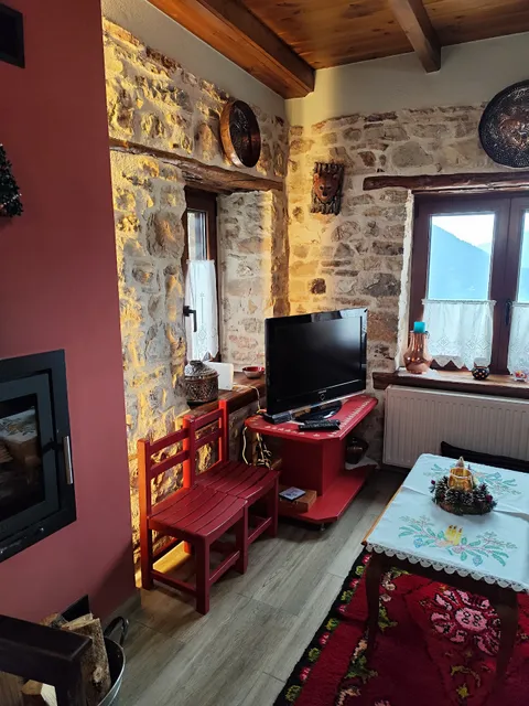 Petrino Yiayias Marikas