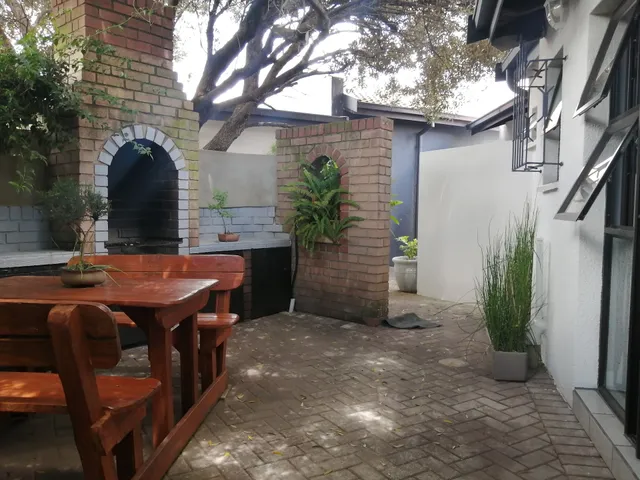 Roxy's Rest Gueshouse