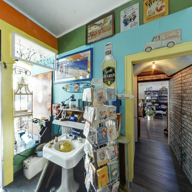 Vintage UnderGround Sales and Consignment