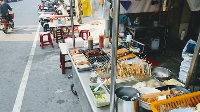 旗津四廠黑輪店