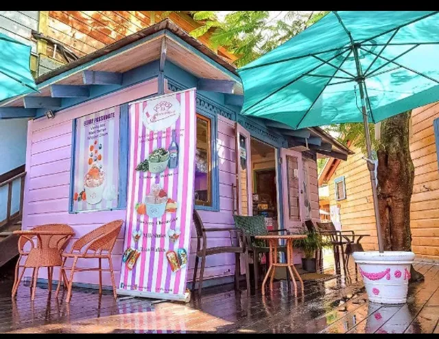 Rolly Polly Ice Cream Shop