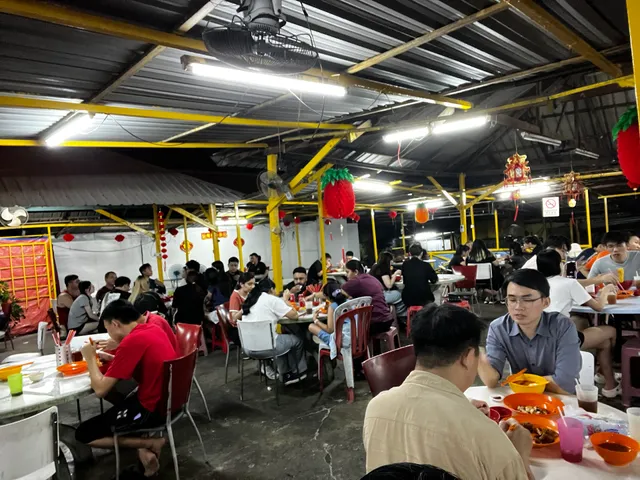 Serdang Midnight Curry Mee Stall • Kampung Baru Seri Kembangan