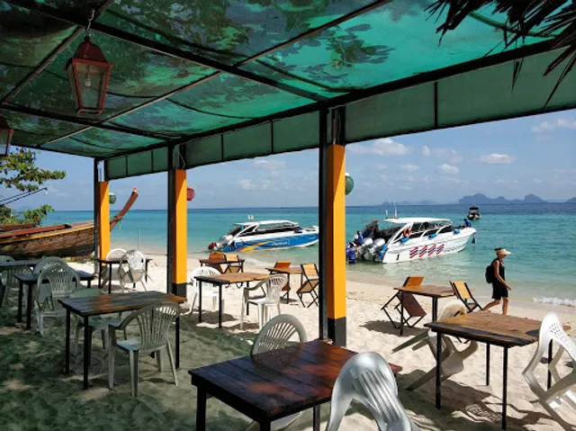 Koh Ngai Camping Restaurant