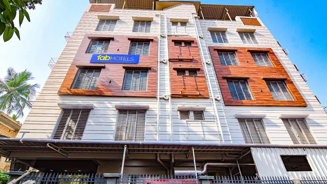 FabHotel The Luxurie International