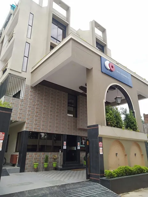 Capital O 36691 Hotel Aashirwad Inn