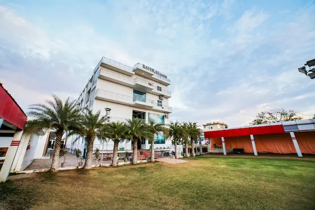 OYO 29719 Hotel Raj Vilas Garden