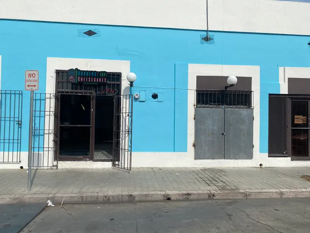 Burgers & Cheesecakes by Coffee Sides