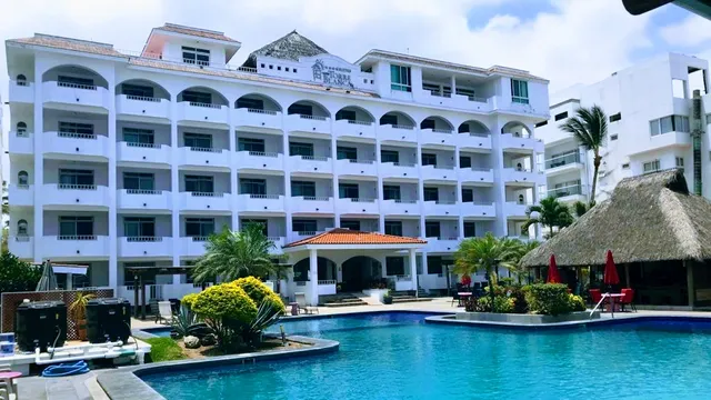 Torreblanca Beach Hotel and Suites Guayabitos - Desayuno y Comida Incluidos