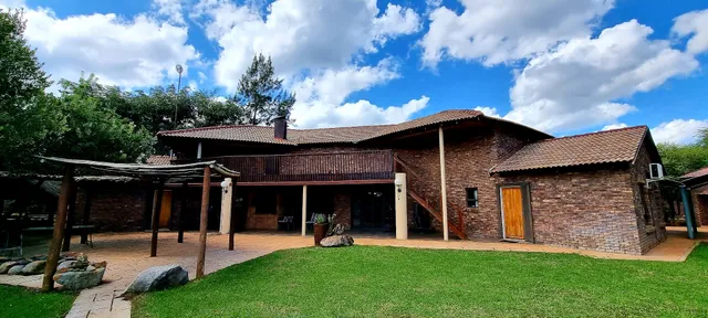 Avalon Executive Guest Lodge