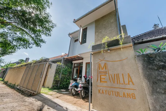 Me Villa Kayu Tulang