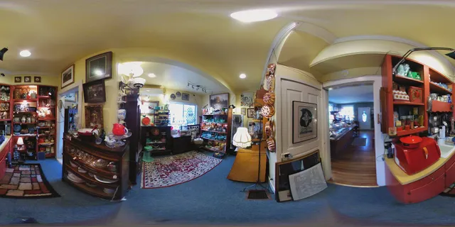 The Cottage on Pine Antiques