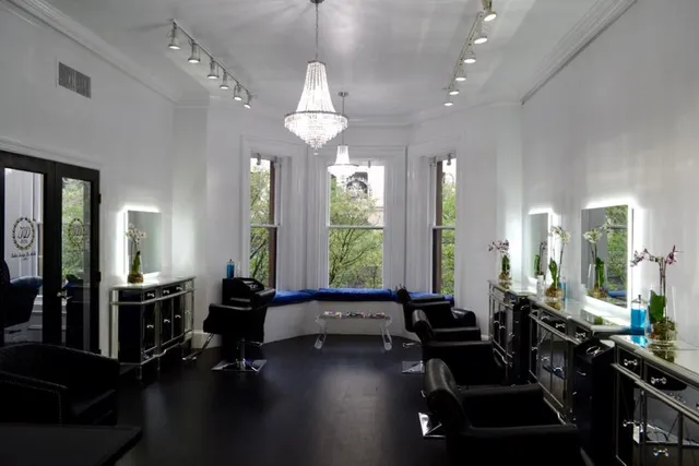 Salon George De Mello