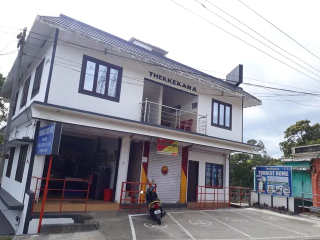 Thekkekara Tourist Home