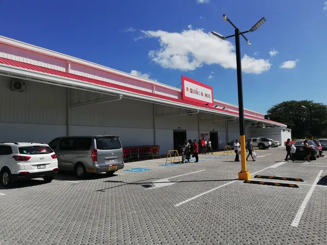 Pequeño Mundo • Liberia