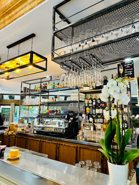 Le Clem Café
