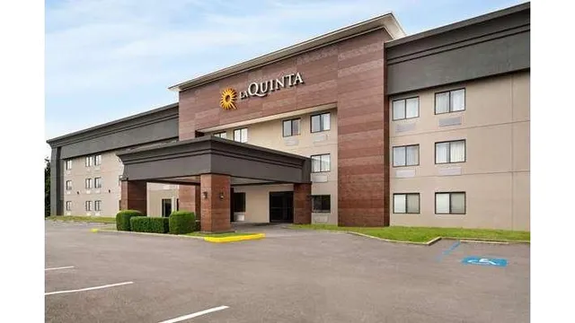 La Quinta Inn by Wyndham Birmingham - Inverness
