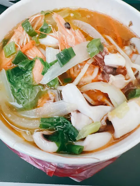 鴻來小吃附設卡拉OK