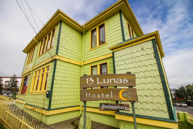 13 Lunas Hostel
