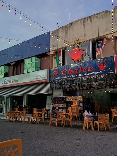 RESTORAN D'CHALEE MANJUNG