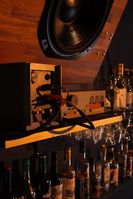 Finos Audiophile Bar