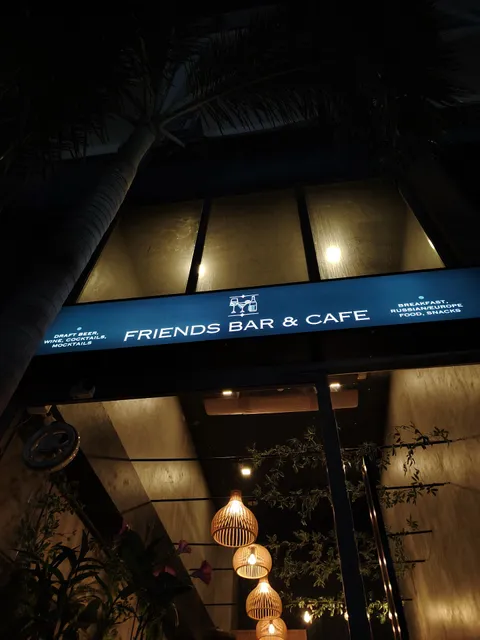 Friends Bar & Cafe