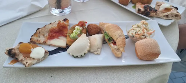 Sunset Aperitif & Restaurant