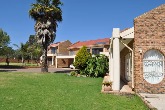 Accommodation @ Glen Gory Manor guesthouse