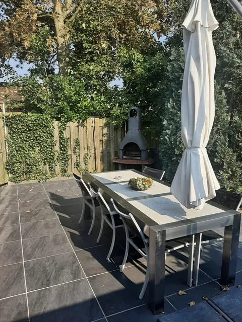 Bed & Kitchen Den Oever