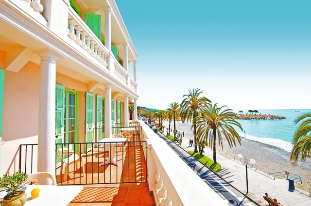 Hôtel 3 étoiles Le Balmoral - Menton - Vacances Bleues