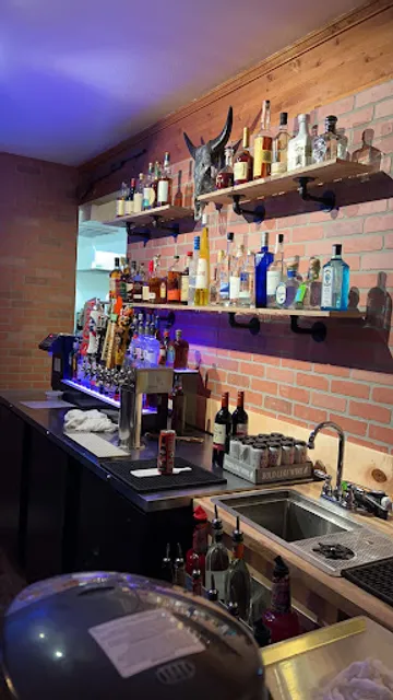 Summit Bar and Grill