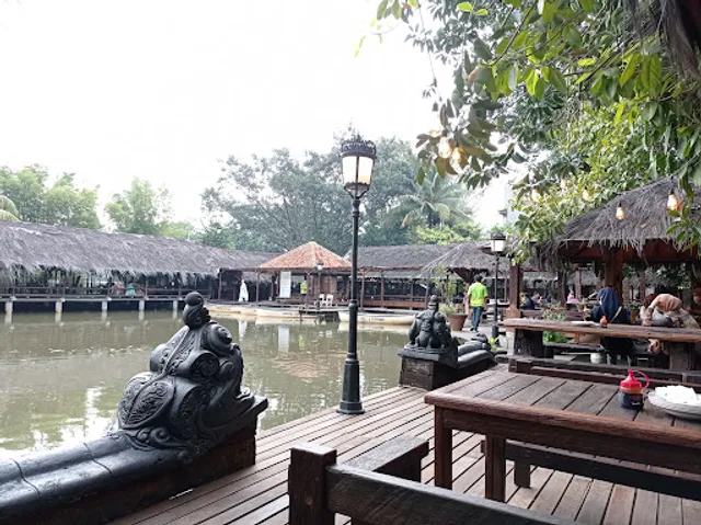 Rumah Makan Saung Talaga