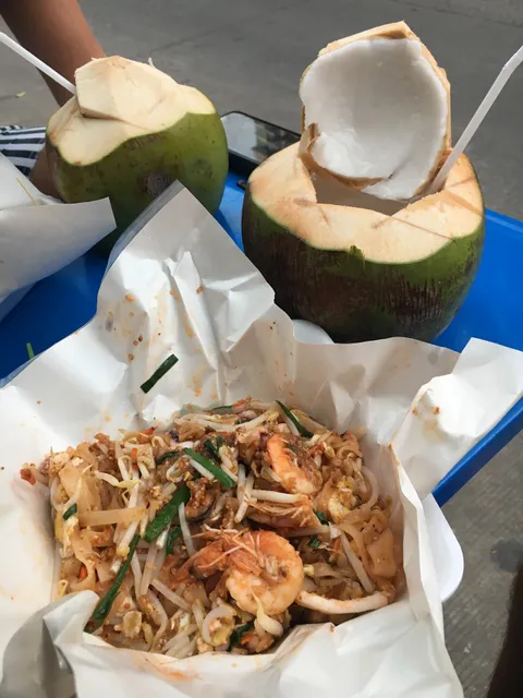 Antonella’s Seafood Pad Thai Shop