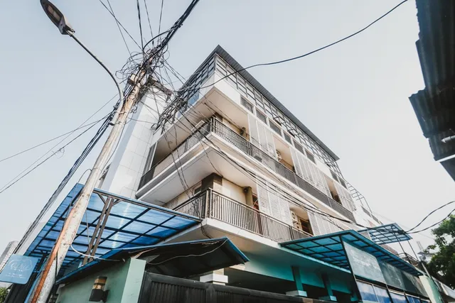 RedDoorz Plus near Semanggi