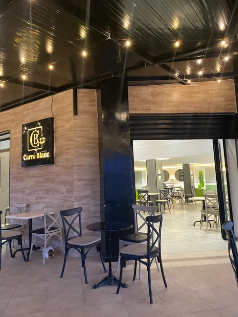 Carré Blanc café & restaurant