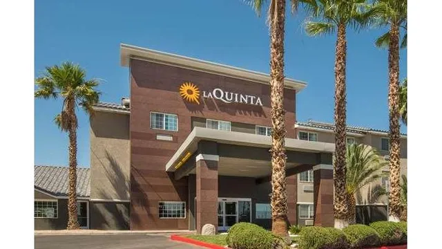 La Quinta Inn & Suites by Wyndham Las Vegas Nellis
