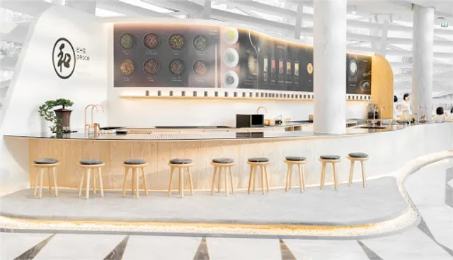 Peace 和 Oriental Teahouse (King Power Rang Nam)