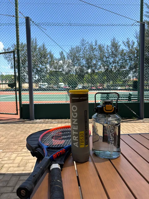 Indy Village - Academia