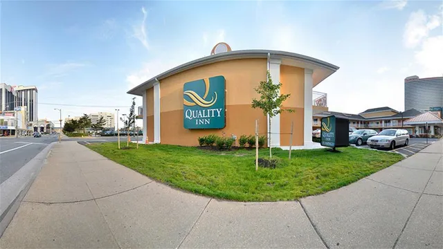 Quality Inn Flamingo