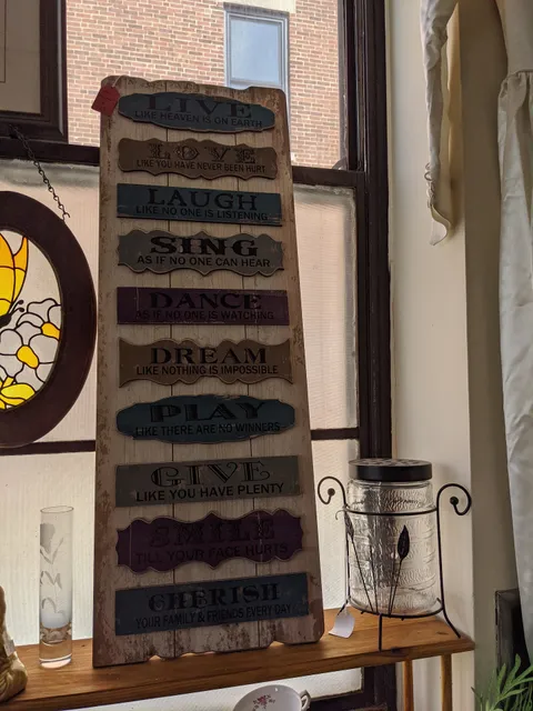 Aunt Nae's Antiques & Gifts