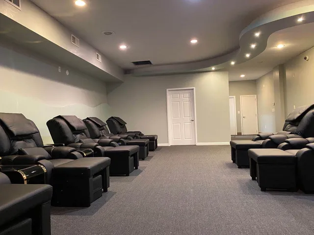 Fly Feet Foot Massage