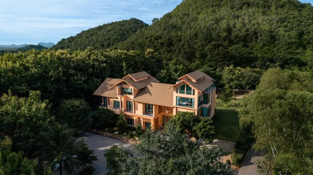 วนาคีรีแลนด์