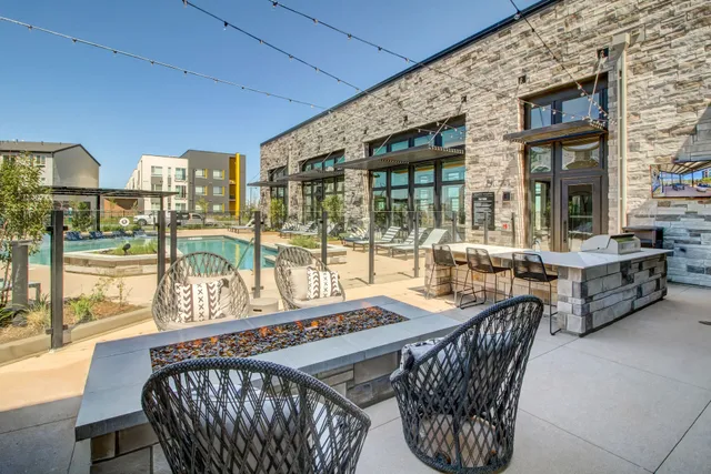 Circa Fitzsimons Apartments