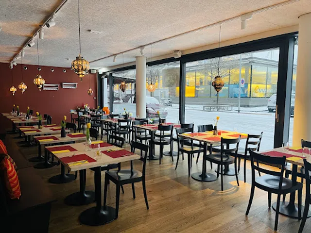 Indian Restaurant Nour