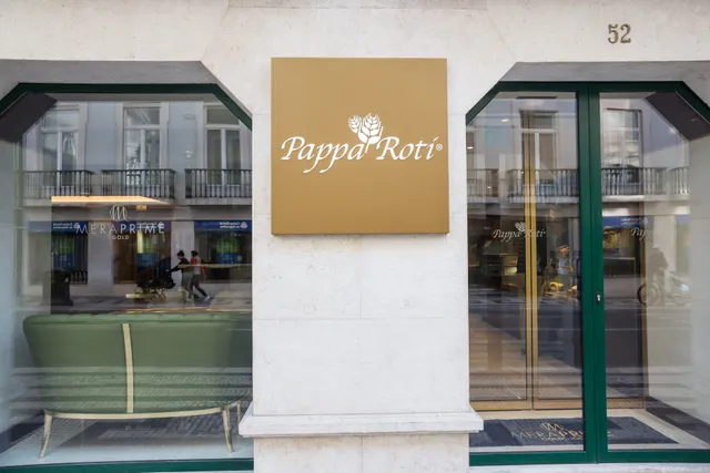 MeraPrime Gold Design Hotel