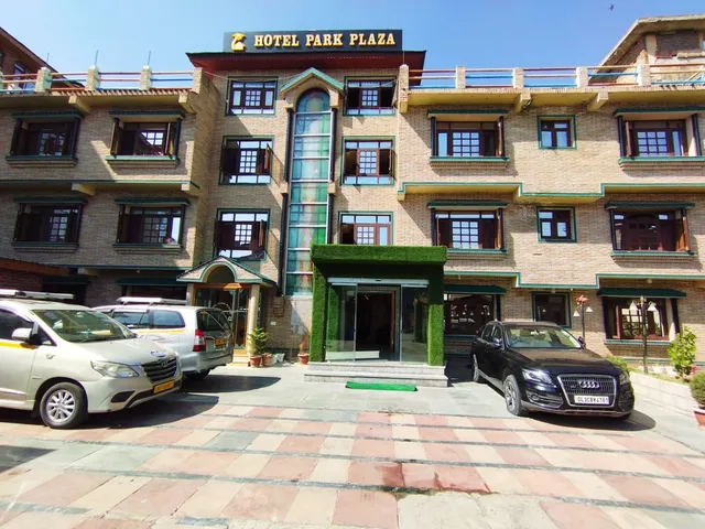 Hotel Park Plaza, Srinagar