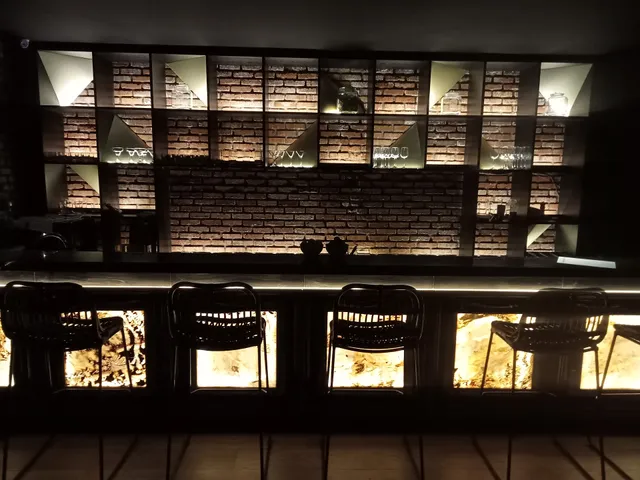 ARROW SpeakEasy Bistrot