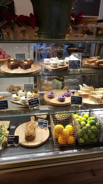 Plants & Cakes - Raw Cakery & Juice bar